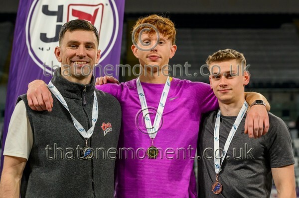 SenInd26-911437 - Medals