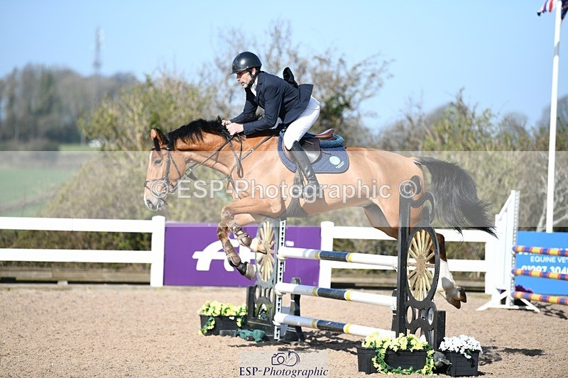 250330-103830-06203 - Cls 32 British Novice and 90cm