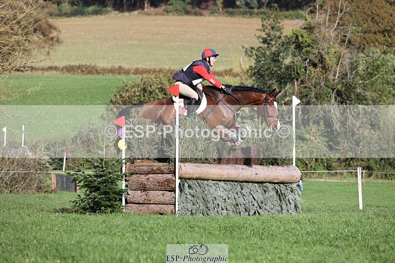 241025-115015-06573 - 057-Louisa.Lockwood-KILCANNON.OREO