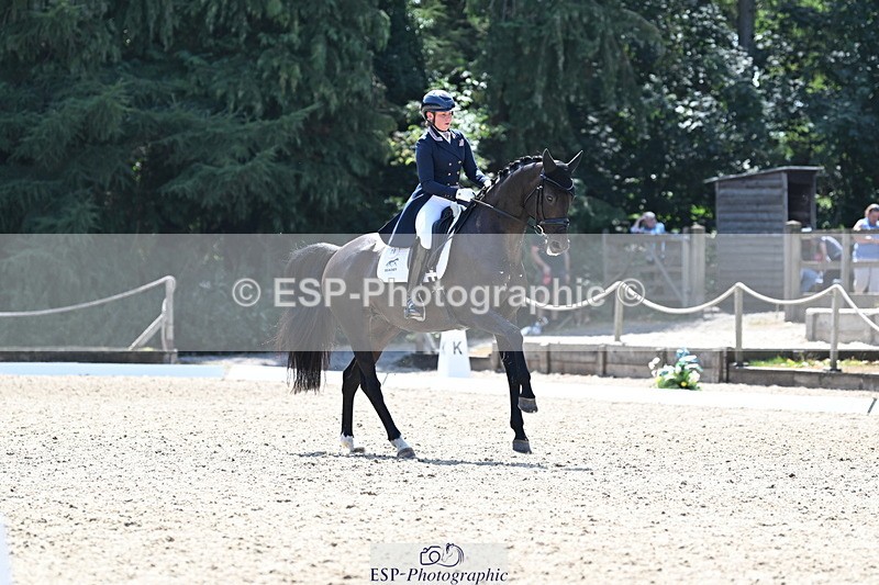 250810A-140206-07217 - 070-Abbie.NewburySeagry.Firstamour