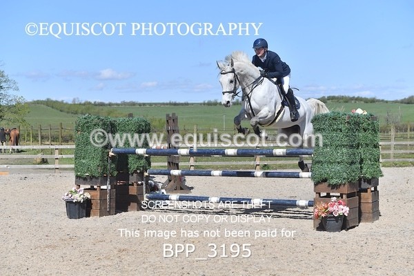BPP_3195 - CLASS 14  Senior Newcomers/ 1.10m Open