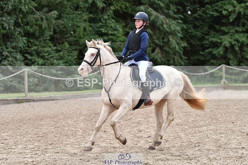 240802-101550-00763 - 70cm Round 1