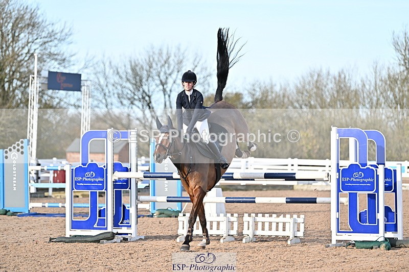 241113A-140223-00780 - Cls 05A&B Snr Fox & 1.20m Open