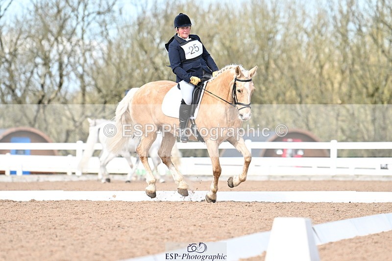 240324A-133844-03448 - Novice 28, 13.00 to 14.00