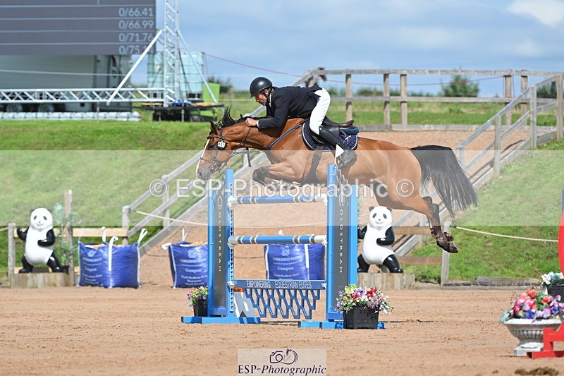 230721A-160333-07585 - Cls 10, 2 Star Big 1.45m Start to break