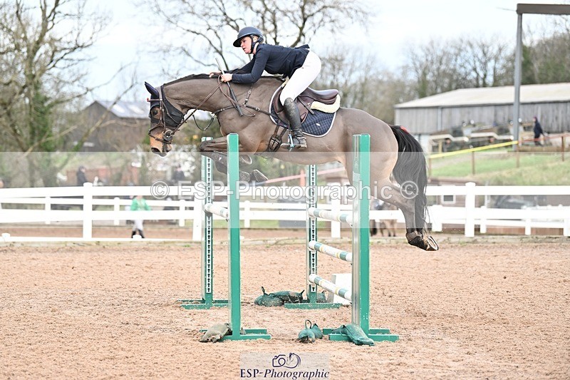 241206-130442-00901 - Cls 5 Newcomers and 1.10m Open