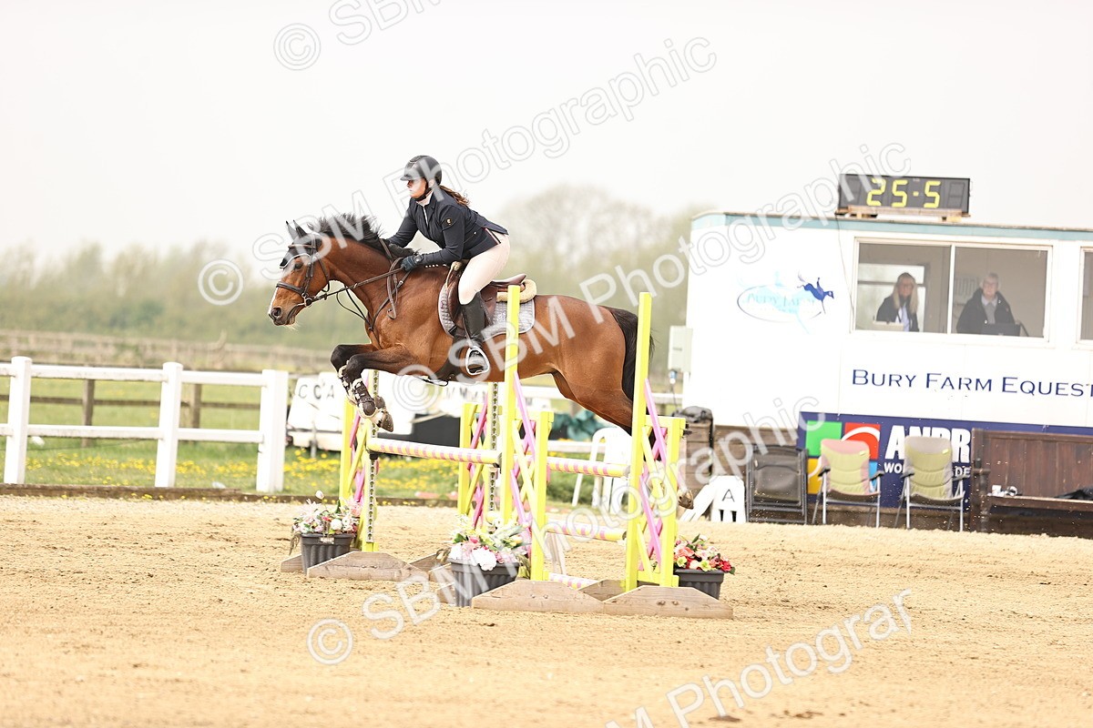  - Class 15 - Senior British novice - 90cm