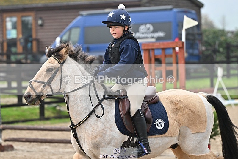 241110-101837-00246 - 40cm Showjumping