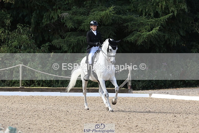 250809A-100253-02273 - 039-Jane.GilbyHugo.Holunder