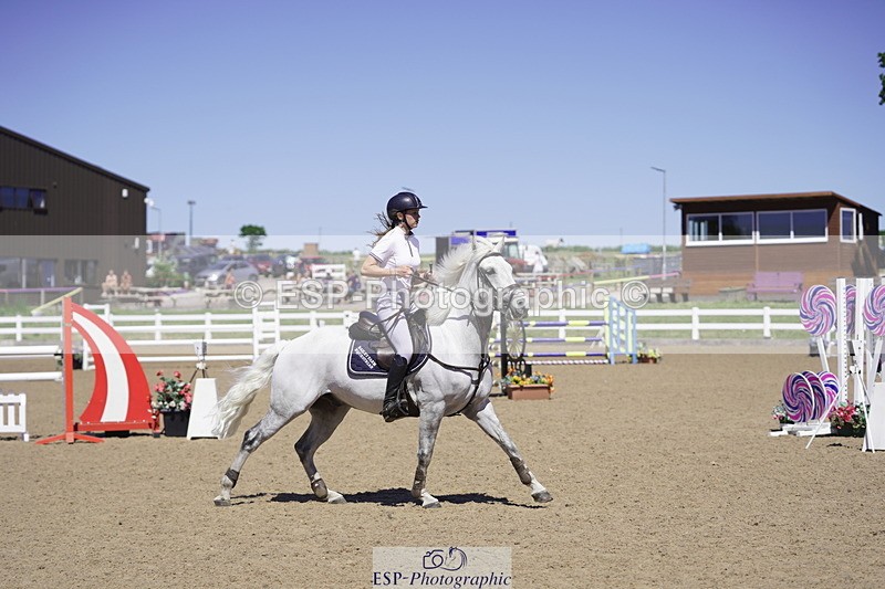 230624A-152528-02222 - Cls 26 Pony Foxhunter & 1.10m Open