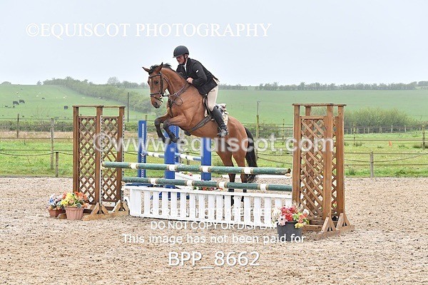 BPP_8662 - CLASS 24 SUN Senior BritiNovice/ 90cm Open