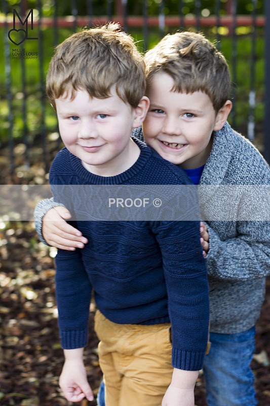Family Photoshoot Millie Loves Louis Photography 12 - Location Photoshoots