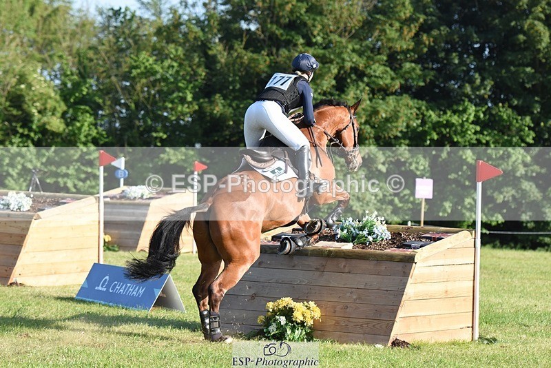 230527-181802-14364 - 177-ARGENTINO_BK-Dani_Evans-XC