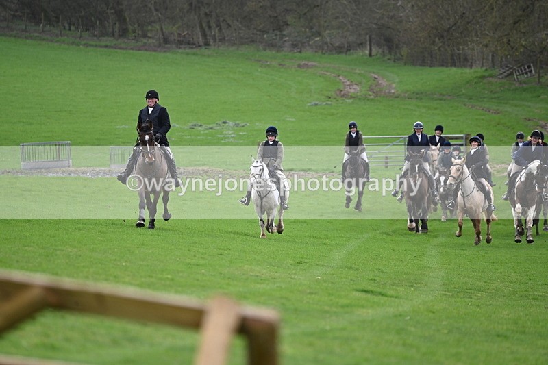 WJ6_9094 - Line Three