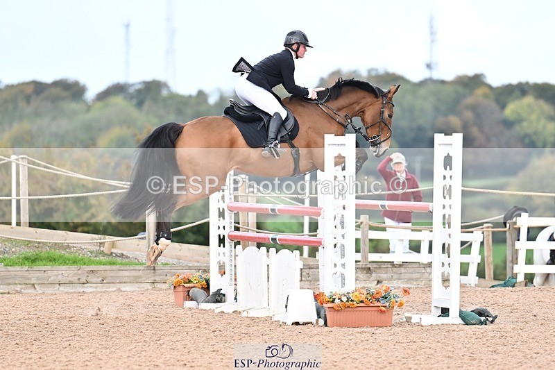 251005-100851-02675 - Cls 15 Foxhunter and 1.20m