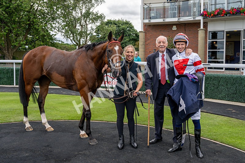040726-Race 6-Highland Olly-2824 - Race 6 17.10pm Weatherbys Racing Bank Handicap