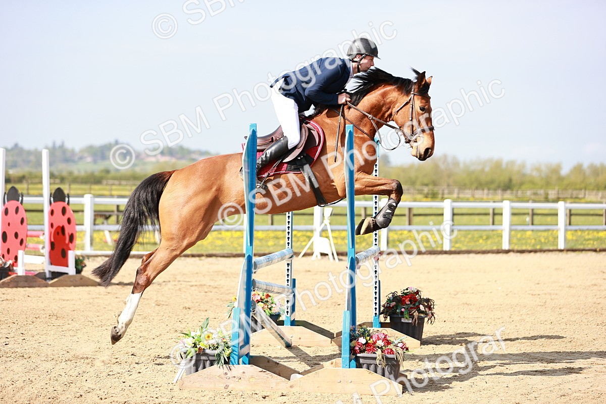  - Class 21 - Senior British Novice - 90cm