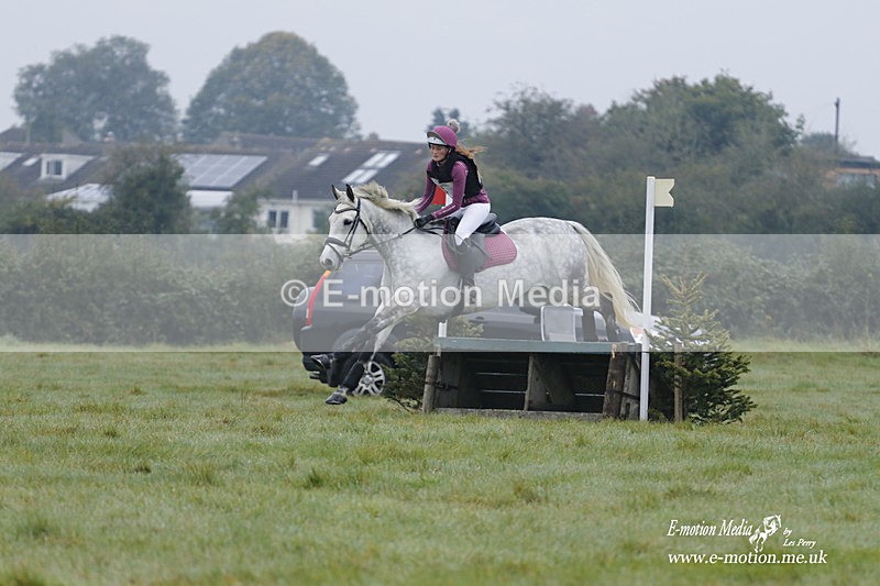 WWHT 171021 0318 - Novice Restricted (0.80m)  17/10/21