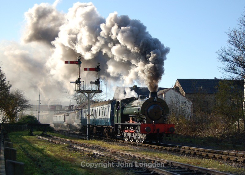 5.11.11 - Saddle Tank 'Sapper' 09.50 Bury - Rawtenstall, Ramsbottom - Preservation