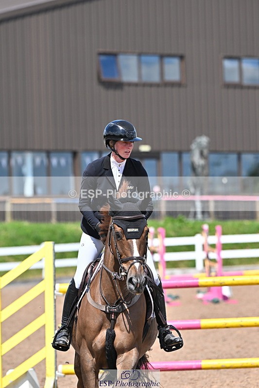 240619A-153719-00889 - Cls 5 Snr Foxhunter and 1.20m Open