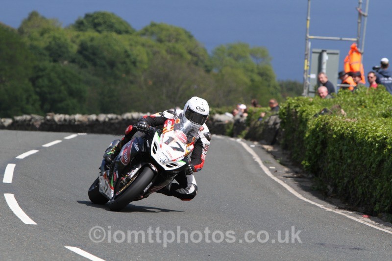 Dan Kneen Suzuki / Cookstown B.E.Racing - Dainese Superbike Race 2014