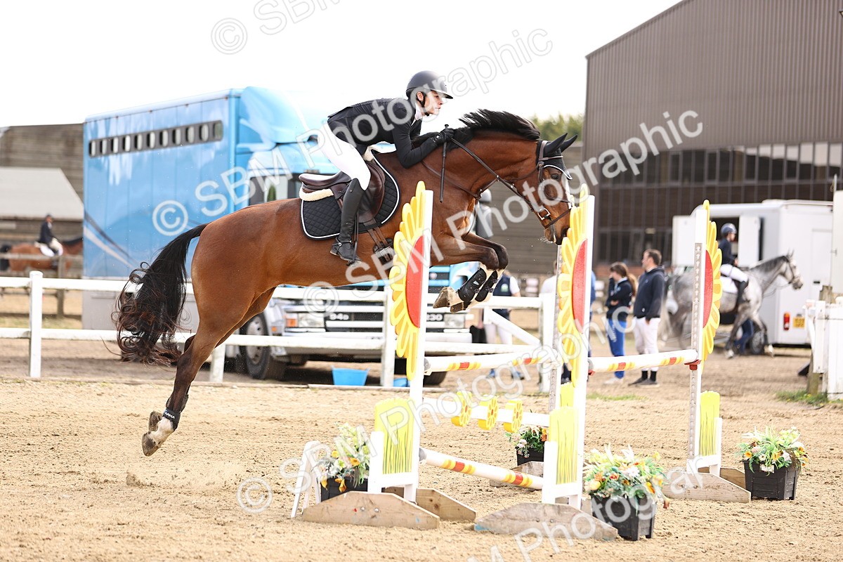 SBM_002323 - Class 11 - Senior newcomers - 1.10m