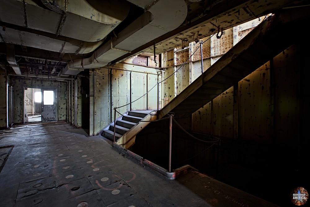 Slice of Light | SS United States (Philadelphia, PA) - SS United States