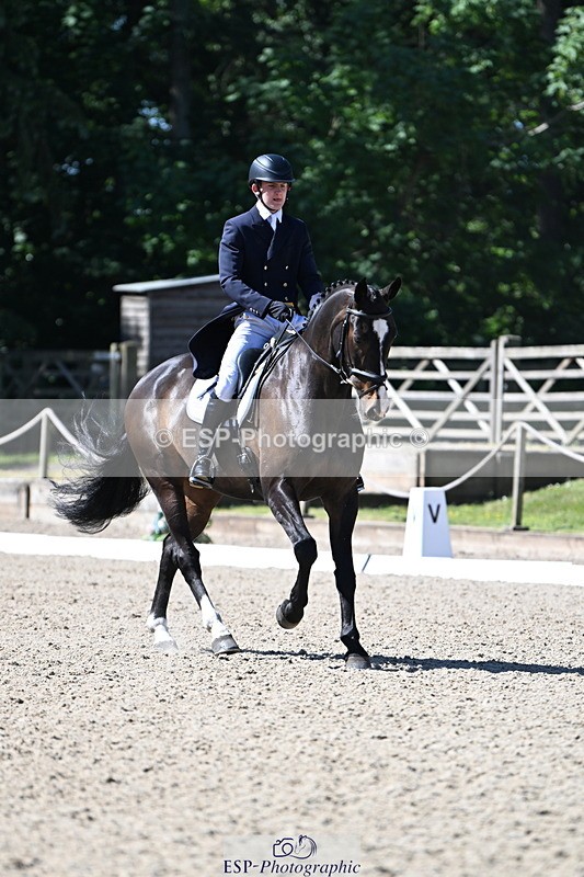 250522A-103326-03135 - A-012-Archie.Tulloch-ZIPPED.UP