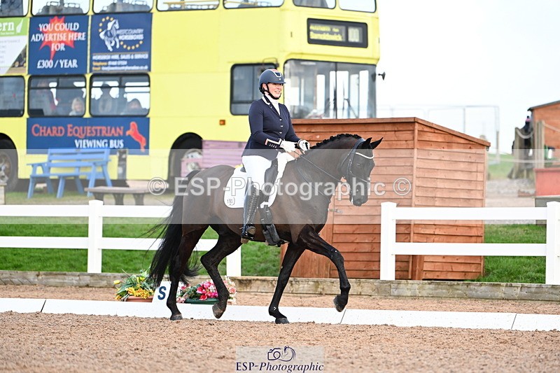 240218A-151002-09022 - 193-SARAH.RIDD-FIRST.KISS