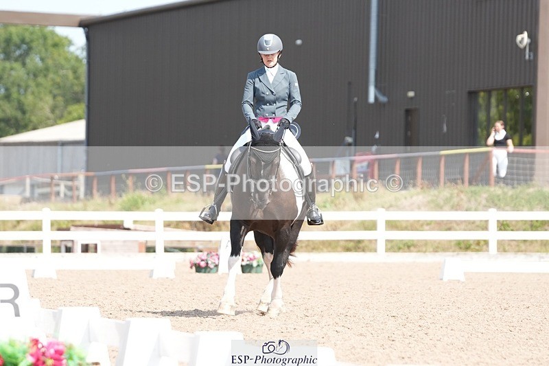 250817-122407-09035 - 163-Hannah.TownleyThe.Domino.Effect