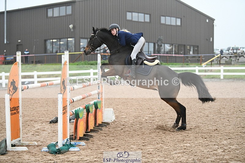 241103A-112055-07763 - SUN Cls 21 Snr Newcomers and 1.10m Open