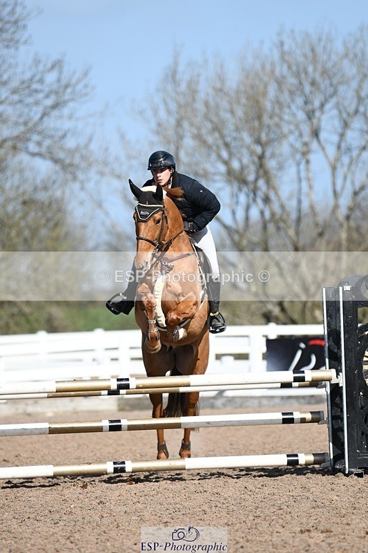 250330-103930-06208 - Cls 32 British Novice and 90cm