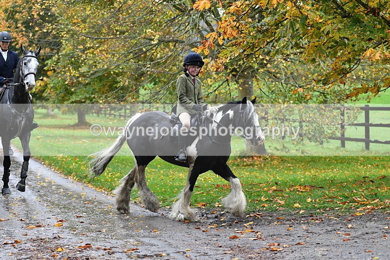 WJ5_6306 - B&B walk back for Hunt Tea !