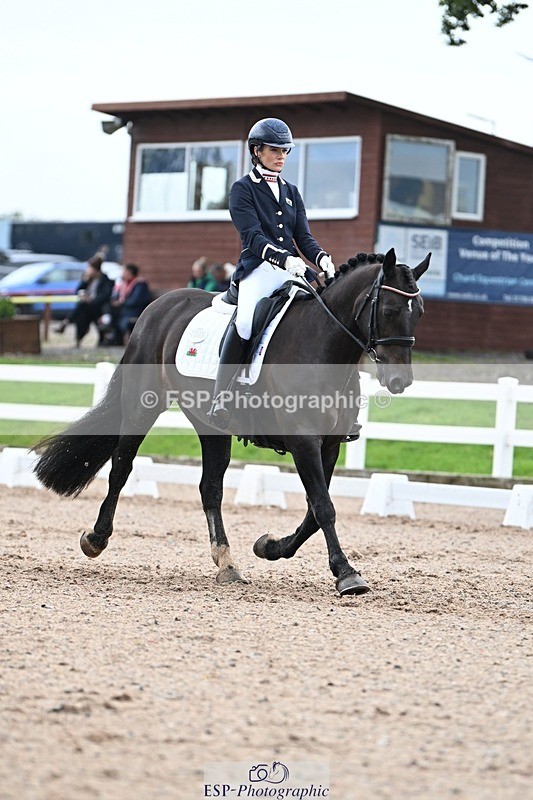 250907-124731-08437 - 005-Jessica.AllenHendrewen.Desert.Lady