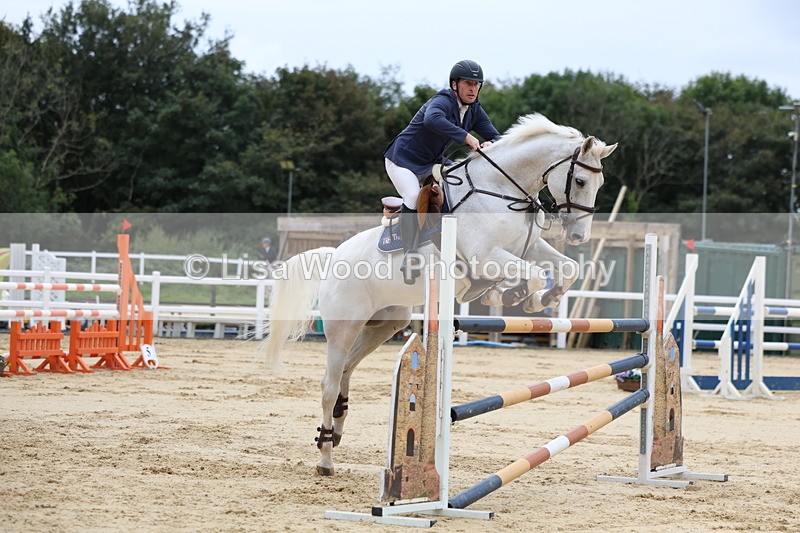 3E7A3267 - Class 9: Senior Foxhunter/1.20 open
