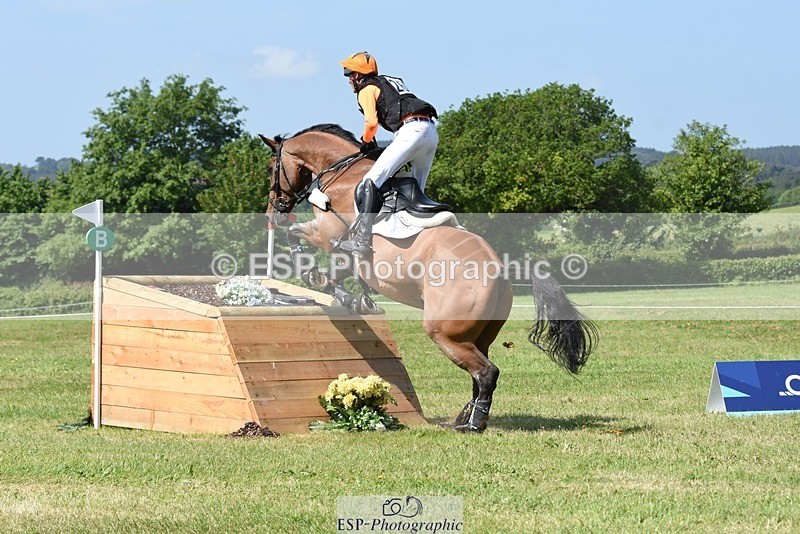 230527-105242-08745 - 260-LOW_MOOR_LUCKY-Tom_Woodward-XC