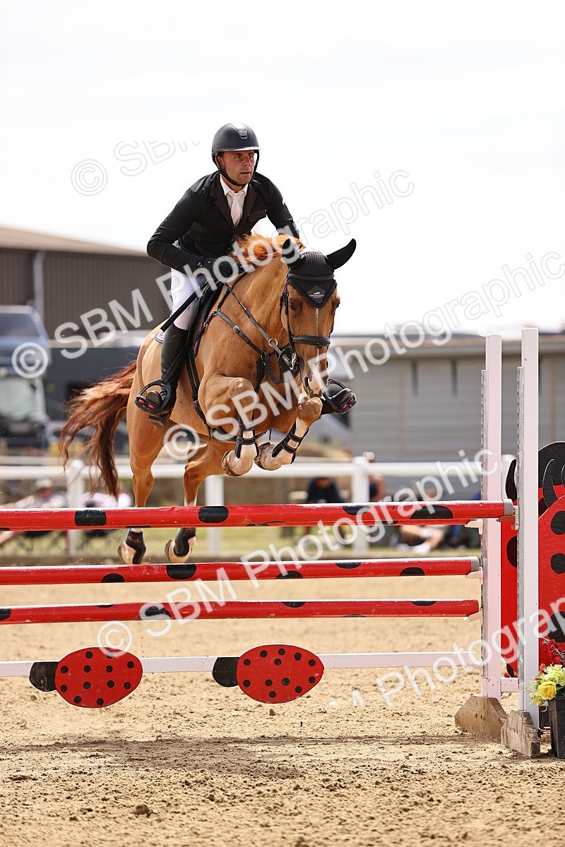 SBM_010537 - Class 9 - Senior Foxhunter - 1.20m Open