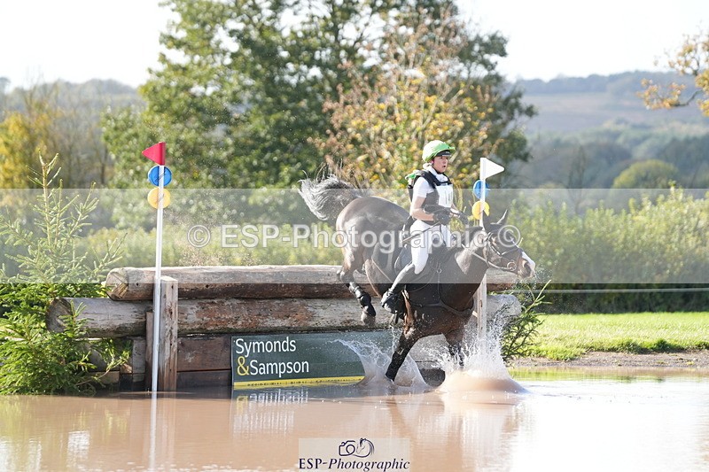 251024A-131318-11008 - B-148-Tarka.Abraham