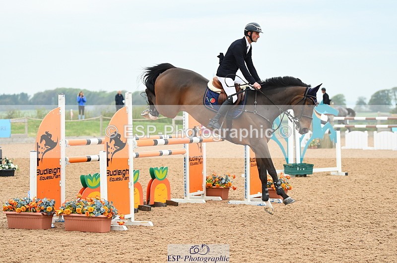 230504A-094746-00446 - Cls 8 Snr Foxhunter