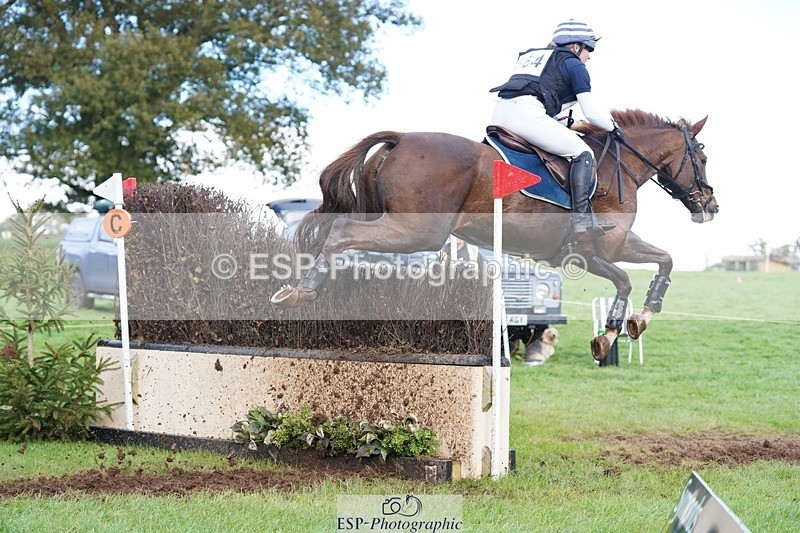 231021-161730-20703 - 564-JANA.DE.CAVAIGNAC-Rosie.Kendall-SC+XC