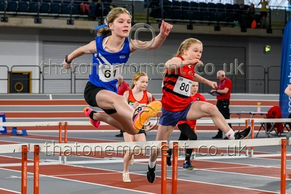 CombiMast25-914198 - Track Female Set One