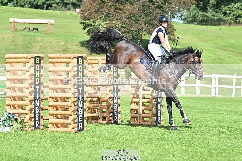 230909-112235-05161 - Cls 11 Snr Foxhunter & 1.20m Open