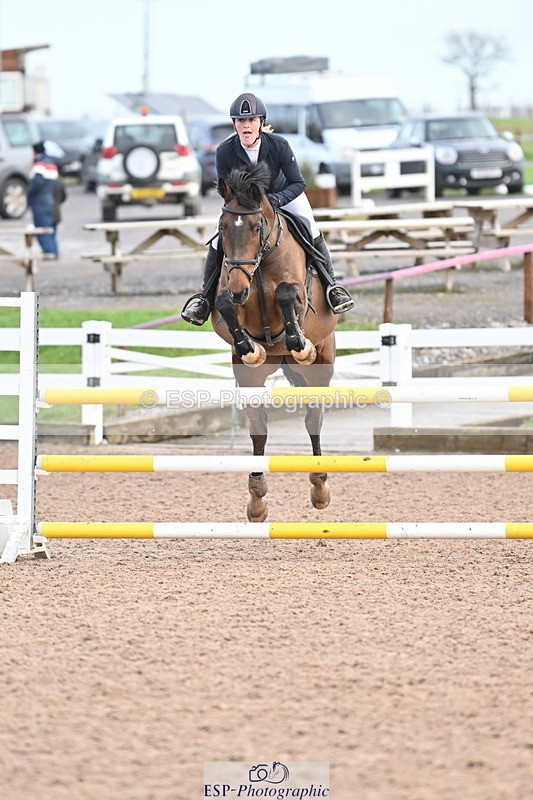 231209A-120629-01706 - Cls 12 Newcomers & 1.10m Open