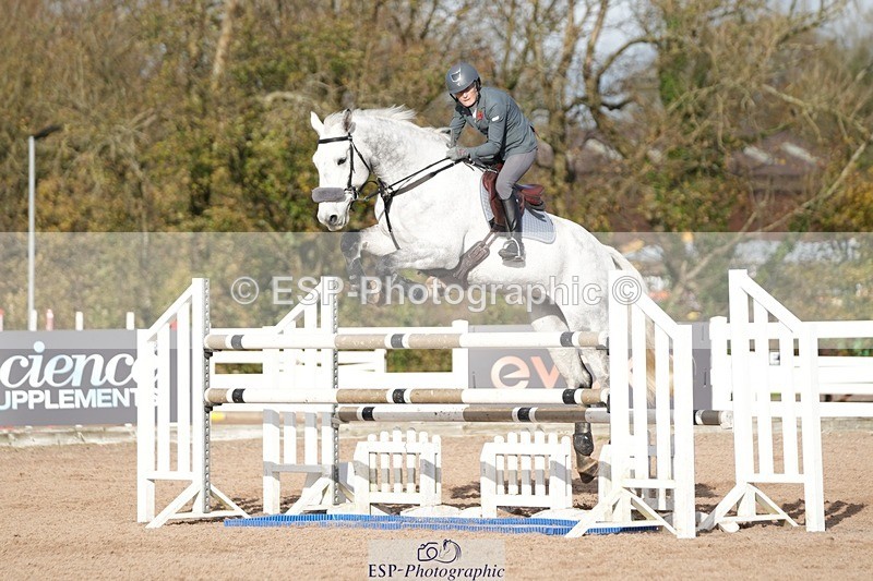 251108-132737-02728 - Cls 13 Foxhunter and 1.20m Open