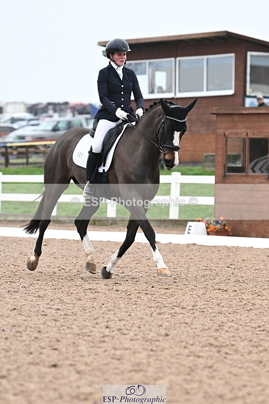 240217A-114507-02418 - 161-Katie.Warner-Active.Nuvalari