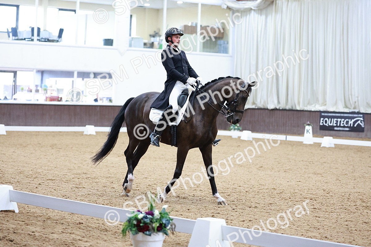 SBM_016648 - Class 5 - FEI INT II - 17.24-18.20
