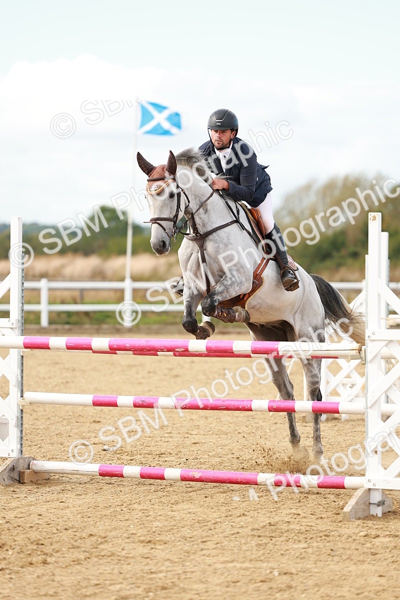 SBM_001811 - Class 4 - Senior Newcomers - 1.10m