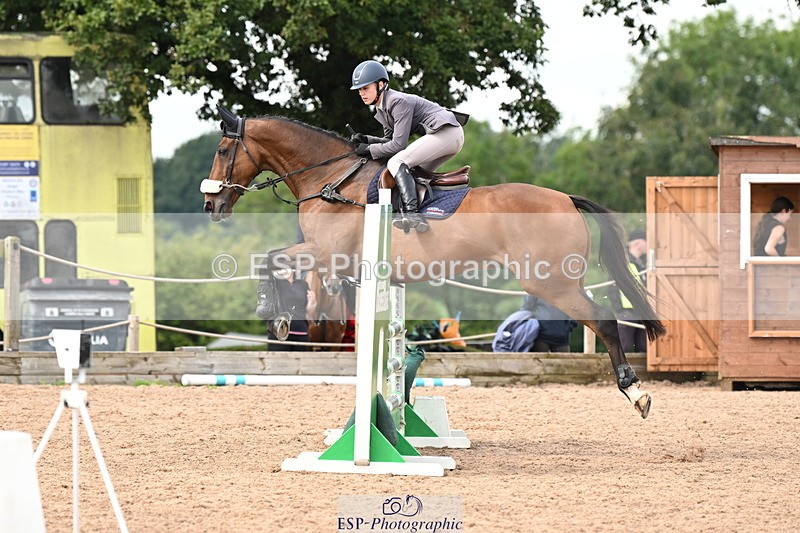 240908A-134529-04086 - Cls 15 U21 Intro 90cm-1.00m  Team Comp