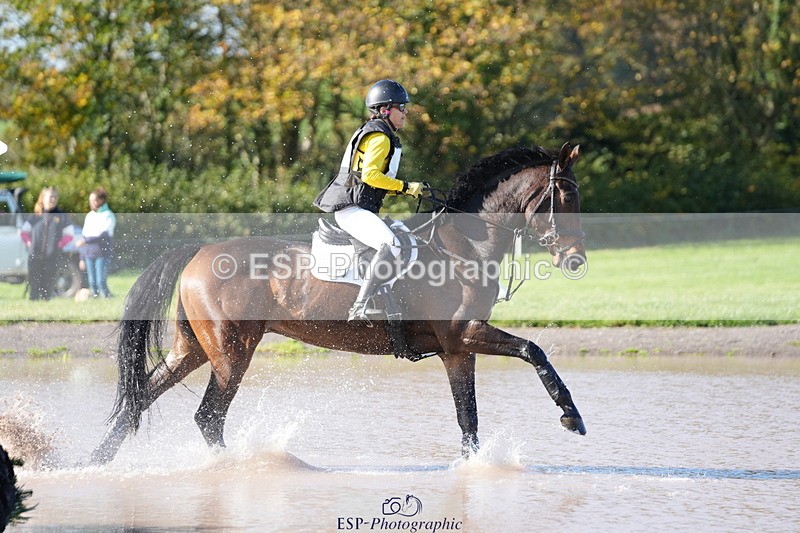 251024A-123716-10733 - B-135-Eva.Carse