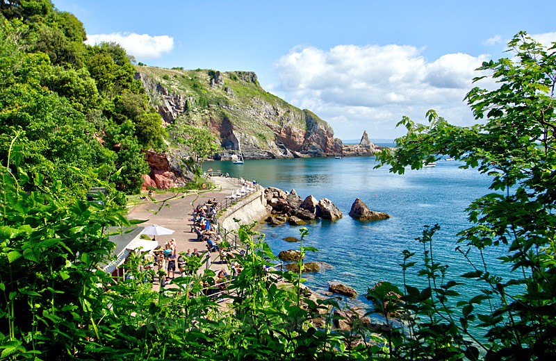 TQ220 - Summer at beautiful Ansteys Cove in Torquay - Greetings Cards Meadfoot and Ansteys